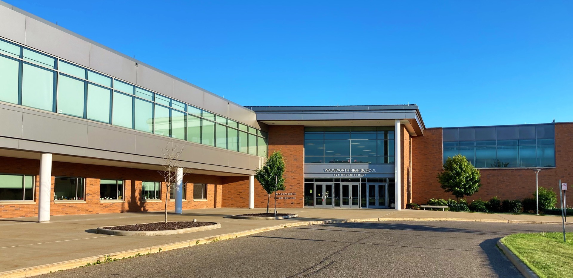 The main entrance of Wadsworth High School on Broad Street on a clear morning.